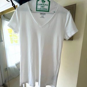 Kirkland V Neck tee, white